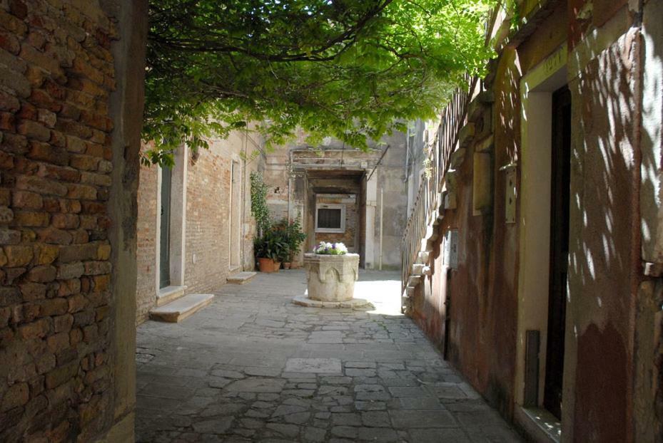 Dorsoduro - Corte Della Comare Veneţia Exterior foto